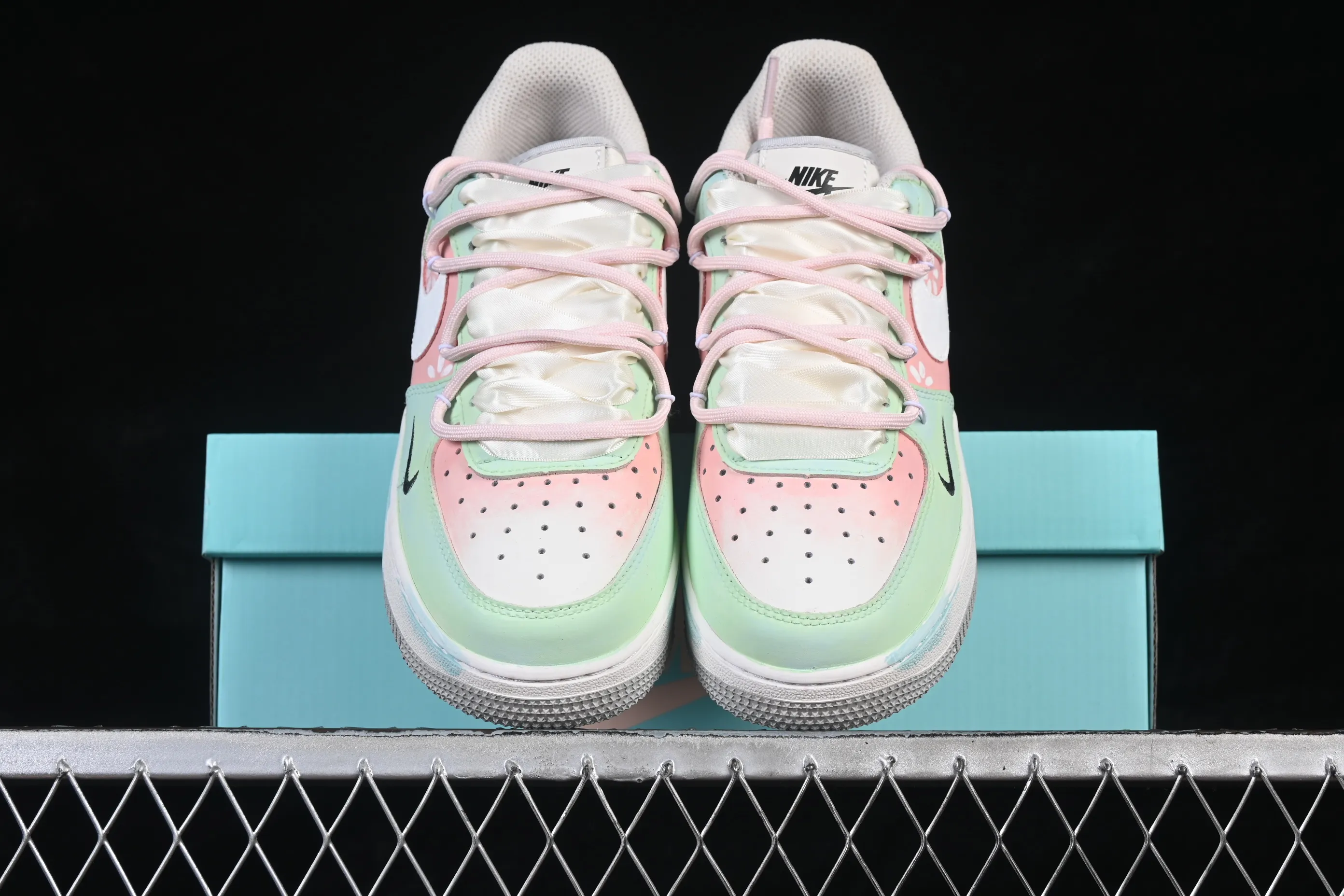 All categories Nk Air Force 1 Air Force series Nk Air Force 1 Low Air Force low top Nike Air Force 1'07 Low "Pink Cherry & Mint" Hand-painted graffiti Pink Cherry Mint Air Force One customized sneakers FB1839-818